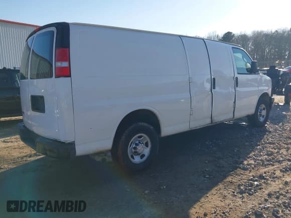 ✅ 2017 Chevrolet Express Cargo • VIN: 1GCWGBFF0H1109366 • Lot: 41494549. Listed on IAAI with 181,398 mi. Free auction sales archive from the USA and detailed vehicle history report at DreamBid. Image 4.