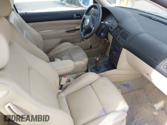 ✅ 2000 Volkswagen Golf GTI • VIN: WVWDE21J9YW550196 • Lot: 41667920. Listed on IAAI with 105,722 mi. Free auction sales archive from the USA and detailed vehicle history report at DreamBid. Image 5.