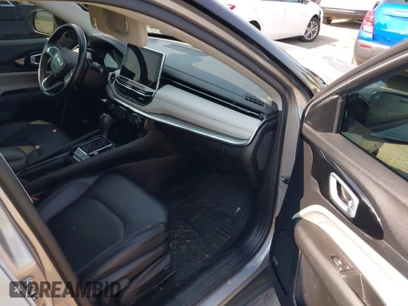 ✅ 2022 Jeep Compass Limited • VIN: 3C4NJDCB7NT104518 • Lot: 40232938. Listed on IAAI with 44,956 mi. Free auction sales archive from the USA and detailed vehicle history report at DreamBid. Image 5.