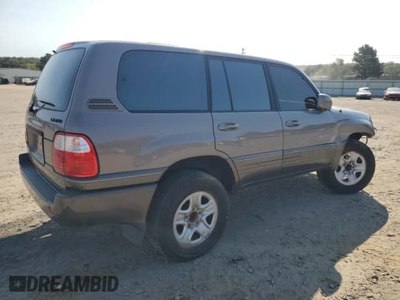 ✅ 1998 Lexus LX 470 • VIN: JT6HT00W6W0002396 • Lot: 75092884. Listed on Copart with 257,996 mi. Free auction sales archive from the USA and detailed vehicle history report at DreamBid. Image 3.