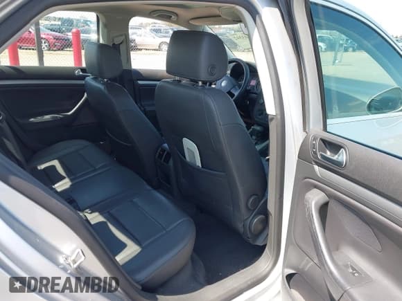 ✅ 2006 Volkswagen Jetta 2.5L • VIN: 3VWSG71K06M666629 • Лот: 42103342. Опубликован ранее на IAAI с пробегом 183 506 миль. Бесплатный доступ к архиву аукционных продаж из США и подробный отчёт об истории автомобиля на DreamBid. Изображение 8.