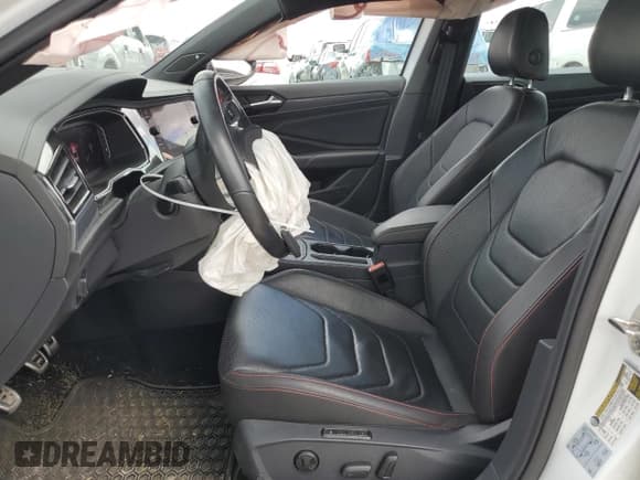 ✅ 2020 Volkswagen Jetta S • VIN: 3VW5T7BU8LM090115 • Lot: 56604864. Wystawiony na Copart z przebiegiem 57 344 mil. Bezpłatny archiwum sprzedaży aukcyjnych z USA i szczegółowy raport historii pojazdu na DreamBid. Zdjęcie 7.