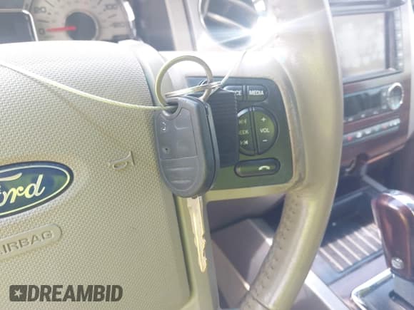 ✅ 2010 Ford Expedition Max Limited • VIN: 1FMJK1K59AEB52291 • Lot: 43109837. Listed on IAAI with 224,729 mi. Free auction sales archive from the USA and detailed vehicle history report at DreamBid. Image 11.