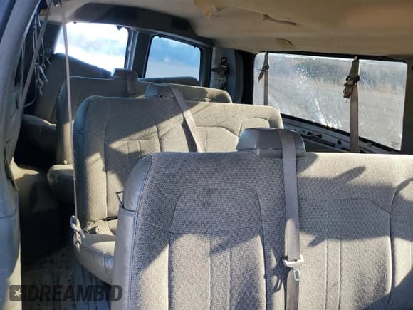 ✅ 2011 Chevrolet Express Passenger 1LT • VIN: 1GAZG1FGXB1150149 • Lot: 89523015. Wystawiony na Copart z przebiegiem 374 698 mil. Bezpłatny archiwum sprzedaży aukcyjnych z USA i szczegółowy raport historii pojazdu na DreamBid. Zdjęcie 11.