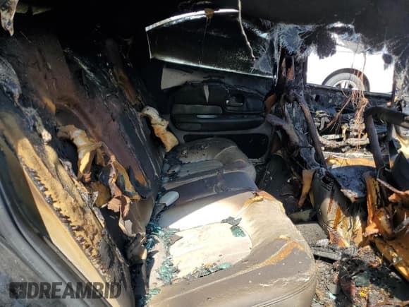 ✅ 2004 Chrysler 300M M • VIN: 2C3HE66G74H691495 • Lot: 62380995. Wystawiony na Copart z przebiegiem Nie podano. Bezpłatny archiwum sprzedaży aukcyjnych z USA i szczegółowy raport historii pojazdu na DreamBid. Zdjęcie 10.