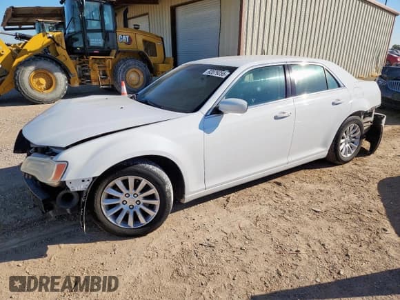 ✅ 2013 Chrysler 300 • VIN: 2C3CCAAG2DH504531 • Lot: 92079255. Listed on Copart with 102,961 mi. Free auction sales archive from the USA and detailed vehicle history report at DreamBid. Image 1.