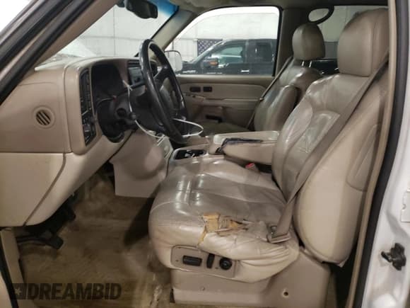 ✅ 2002 Chevrolet Suburban LT • VIN: 3GNFK16Z62G349461 • Лот: 50222035. Опубликован ранее на Copart с пробегом 384 687 миль. Бесплатный доступ к архиву аукционных продаж из США и подробный отчёт об истории автомобиля на DreamBid. Изображение 7.