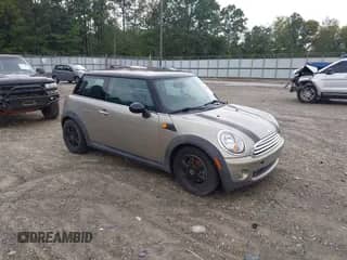 2010 MINI Hardtop с VIN WMWMF3C52ATZ62595, выставлен на аукционе IAAI как лот 43325211 с пробегом 113 172 миль миль и . История ставок и продаж доступна на DreamBid. Изображение 1.