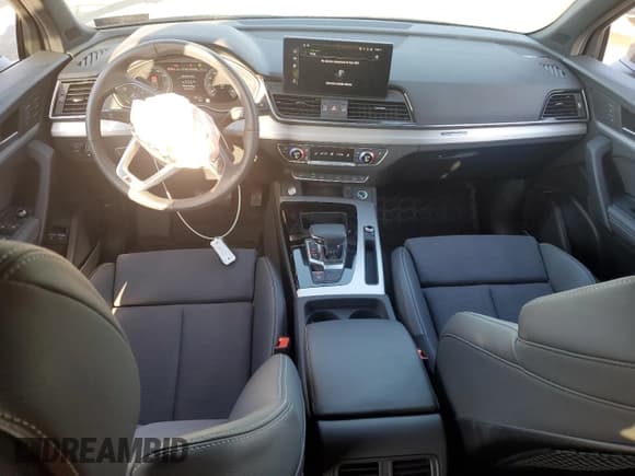 ✅ 2024 Audi Q5 S line Premium Plus • VIN: WA1E2AFY6R2112137 • Лот: 71218805. Опубликован ранее на Copart с пробегом 6 983 миль. Бесплатный доступ к архиву аукционных продаж из США и подробный отчёт об истории автомобиля на DreamBid. Изображение 8.