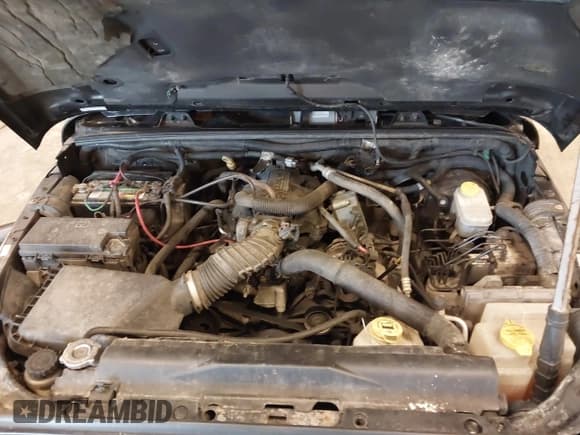 ✅ 2008 Jeep Wrangler Unlimited Sahara • VIN: 1J4GA59118L634166 • Lot: 42338018. Listed on IAAI with 247,435 mi. Free auction sales archive from the USA and detailed vehicle history report at DreamBid. Image 10.