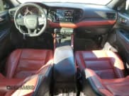 ✅ 2023 Dodge Durango SRT 392 • VIN: 1C4SDJGJ1PC557963 • Lot: 86447465. Wystawiony na Copart z przebiegiem 57 433 mil. Bezpłatny archiwum sprzedaży aukcyjnych z USA i szczegółowy raport historii pojazdu na DreamBid. Zdjęcie 8.