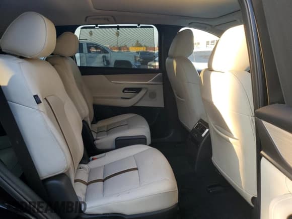 ✅ 2024 Mazda CX-90 Premium Plus • VIN: JM3KKEHA8R1139708 • Lot: 90735025. Wystawiony na Copart z przebiegiem 26 636 mil. Bezpłatny archiwum sprzedaży aukcyjnych z USA i szczegółowy raport historii pojazdu na DreamBid. Zdjęcie 11.