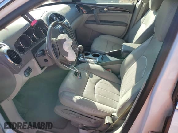 ✅ 2017 Buick Enclave Premium • VIN: 5GAKVCKD3HJ332131 • Lot: 82746925. Wystawiony na Copart z przebiegiem 63 122 mil. Bezpłatny archiwum sprzedaży aukcyjnych z USA i szczegółowy raport historii pojazdu na DreamBid. Zdjęcie 7.