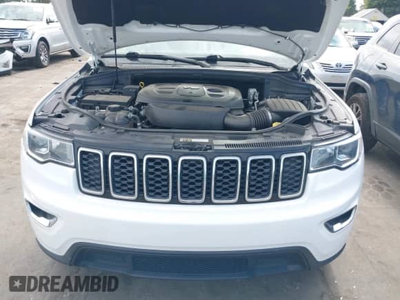 2018 Jeep Grand Cherokee Altitude z VIN 1C4RJFAGXJC504400, wystawiony jako IAAI lot #43318140 z przebiegiem 100 572 mil mil oraz . Historia ofert i sprzedaży dostępna na DreamBid. Obrazek 10.