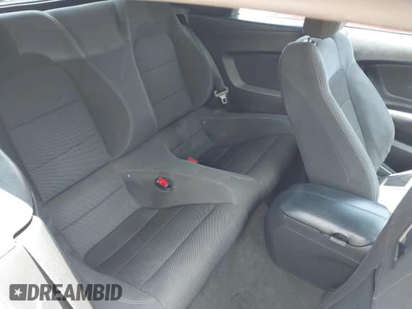 ✅ 2016 Ford Mustang V6 • VIN: 1FATP8EM7G5292011 • Лот: 42635923. Опубликован ранее на IAAI с пробегом 85 719 миль. Бесплатный доступ к архиву аукционных продаж из США и подробный отчёт об истории автомобиля на DreamBid. Изображение 8.