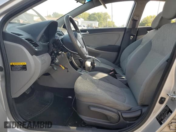 ✅ 2013 Hyundai Accent GLS • VIN: KMHCT4AE0DU313596 • Lot: 71081094. Wystawiony na Copart z przebiegiem 172 911 mil. Bezpłatny archiwum sprzedaży aukcyjnych z USA i szczegółowy raport historii pojazdu na DreamBid. Zdjęcie 7.