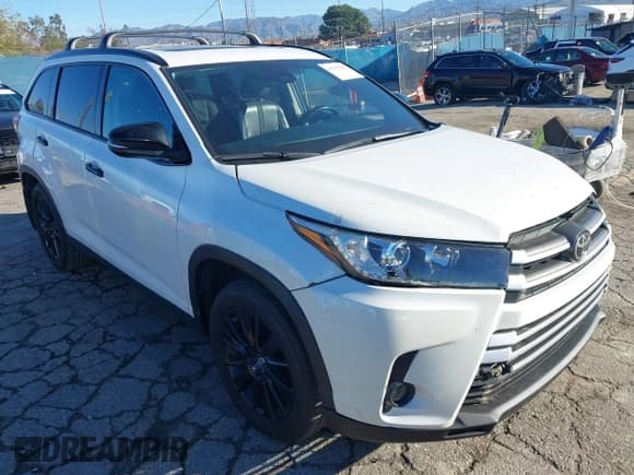 ✅ 2019 Toyota Highlander XLE • VIN: 5TDJZRFH9KS978427 • Лот: 43792297. Опубликован ранее на IAAI с пробегом 98 262 миль. Бесплатный доступ к архиву аукционных продаж из США и подробный отчёт об истории автомобиля на DreamBid. Изображение 1.