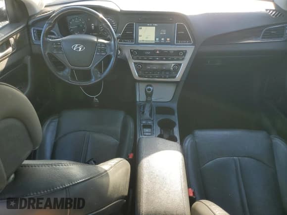 ✅ 2017 Hyundai Sonata Sport • VIN: 5NPE34AF0HH562633 • Lot: 90048335. Listed on Copart with 221,839 mi. Free auction sales archive from the USA and detailed vehicle history report at DreamBid. Image 8.