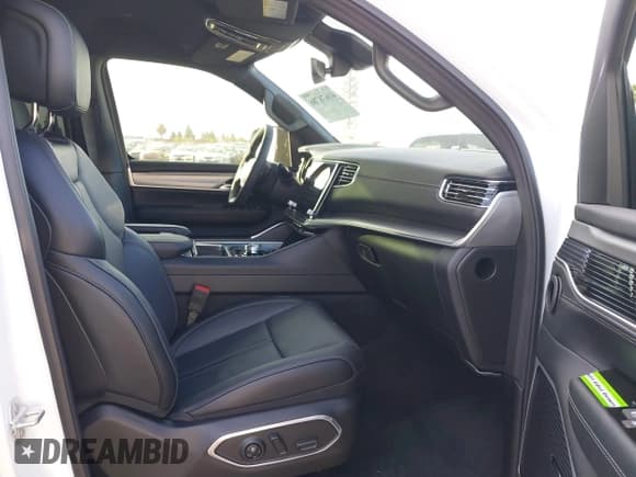 ✅ 2025 Jeep Wagoneer Series II • VIN: 1C4SJVBP8SS501044 • Лот: 41678786. Опубликован ранее на IAAI с пробегом Не указан. Бесплатный доступ к архиву аукционных продаж из США и подробный отчёт об истории автомобиля на DreamBid. Изображение 5.