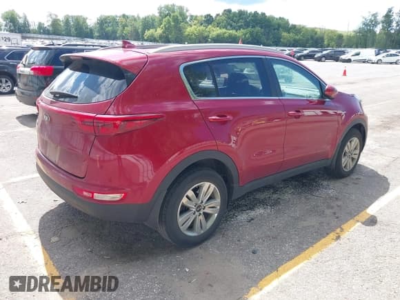 ✅ 2018 Kia Sportage LX • VIN: KNDPMCAC1J7322863 • Lot: 43082285. Wystawiony na IAAI z przebiegiem 76 737 mil. Bezpłatny archiwum sprzedaży aukcyjnych z USA i szczegółowy raport historii pojazdu na DreamBid. Zdjęcie 4.
