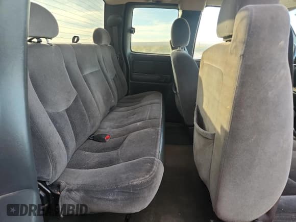 ✅ 2004 GMC Sierra 1500 SLE • VIN: 2GTEC19V441116961 • Лот: 92031455. Опубликован ранее на Copart с пробегом 239 805 миль. Бесплатный доступ к архиву аукционных продаж из США и подробный отчёт об истории автомобиля на DreamBid. Изображение 10.