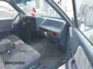 1994 Dodge Dakota z VIN 1B7GG23X0RS575506, wystawiony jako IAAI lot #40965226 z przebiegiem 89 884 mil mil oraz . Historia ofert i sprzedaży dostępna na DreamBid. Obrazek 5.