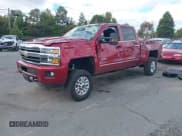 ✅ 2019 Chevrolet Silverado 2500HD High Country • VIN: 1GC1KUEY5KF175591 • Lot: 43425970. Wystawiony na IAAI z przebiegiem 76 195 mil. Bezpłatny archiwum sprzedaży aukcyjnych z USA i szczegółowy raport historii pojazdu na DreamBid. Zdjęcie 2.