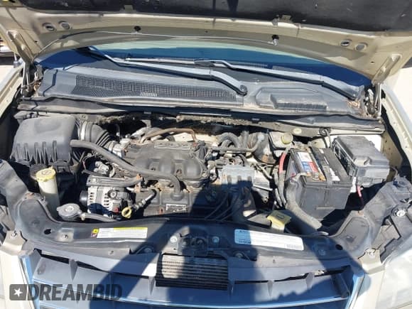 ✅ 2010 Chrysler Town & Country LX • VIN: 2A4RR2D1XAR450297 • Lot: 42807756. Wystawiony na IAAI z przebiegiem 221 110 mil. Bezpłatny archiwum sprzedaży aukcyjnych z USA i szczegółowy raport historii pojazdu na DreamBid. Zdjęcie 10.