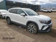 ✅ 2022 Volkswagen Taos SE • VIN: 3VVPX7B25NM081133 • Lot: 89863895. Listed on Copart with 22,108 mi. Free auction sales archive from the USA and detailed vehicle history report at DreamBid. Image 4.