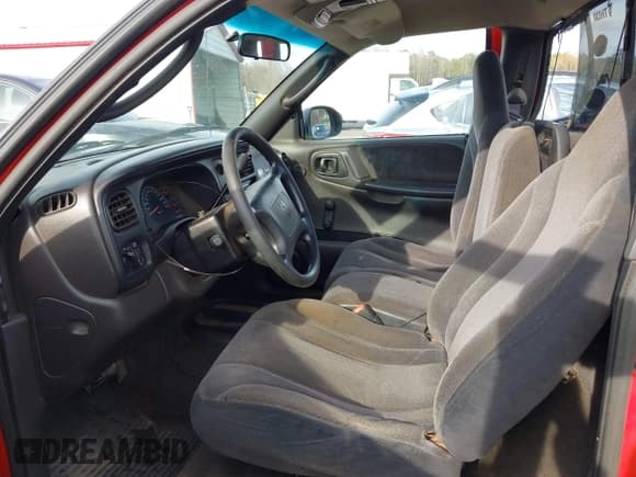 ✅ 2000 Dodge Dakota • VIN: 1B7FL26XXYS577023 • Lot: 43788621. Listed on IAAI with 189,850 mi. Free auction sales archive from the USA and detailed vehicle history report at DreamBid. Image 5.