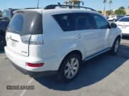 ✅ 2010 Mitsubishi Outlander SE • VIN: JA4AS3AW2AZ019126 • Lot: 43130289. Wystawiony na IAAI z przebiegiem 120 361 mil. Bezpłatny archiwum sprzedaży aukcyjnych z USA i szczegółowy raport historii pojazdu na DreamBid. Zdjęcie 4.