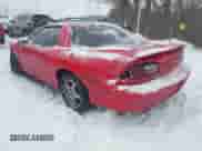 2002 Chevrolet Camaro z VIN 2G1FP22K622159096, wystawiony jako IAAI lot #41303983 z przebiegiem 153 968 mil mil oraz . Historia ofert i sprzedaży dostępna na DreamBid. Obrazek 3.