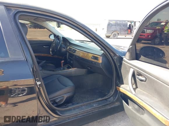 ✅ 2006 BMW 3 Series 325i • VIN: WBAVB13586PS66490 • Lot: 43189283. Listed on IAAI with Not provided. Free auction sales archive from the USA and detailed vehicle history report at DreamBid. Image 5.