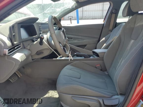 ✅ 2025 Hyundai Elantra SEL Sport • VIN: KMHLM4DG8SU017801 • Lot: 70939855. Listed on Copart with 5,849 mi. Free auction sales archive from the USA and detailed vehicle history report at DreamBid. Image 7.