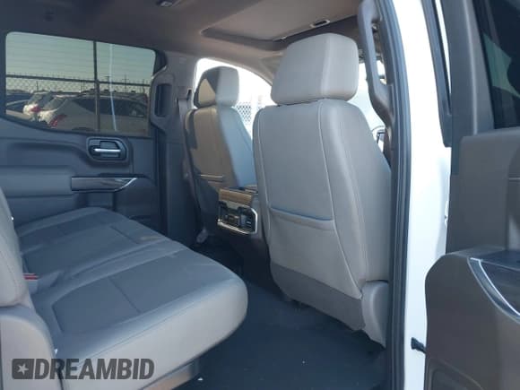 ✅ 2022 Chevrolet Silverado 1500 LTZ • VIN: 1GCUYGEL2NZ140494 • Lot: 43517659. Wystawiony na IAAI z przebiegiem 37 885 mil. Bezpłatny archiwum sprzedaży aukcyjnych z USA i szczegółowy raport historii pojazdu na DreamBid. Zdjęcie 8.