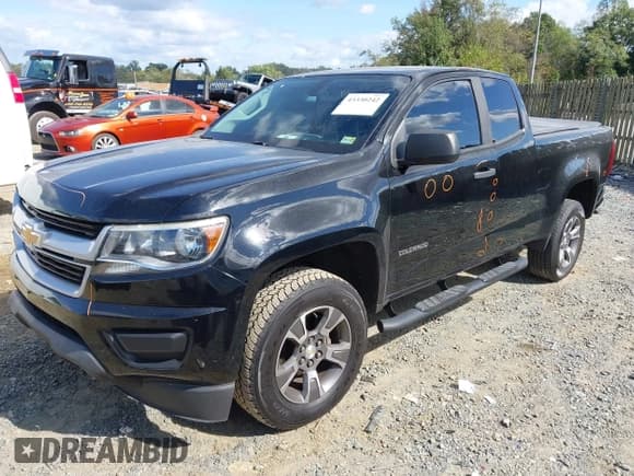 ✅ 2020 Chevrolet Colorado 2WD Work Truck • VIN: 1GCHSBEA3L1234271 • Lot: 43330242. Wystawiony na IAAI z przebiegiem 79 246 mil. Bezpłatny archiwum sprzedaży aukcyjnych z USA i szczegółowy raport historii pojazdu na DreamBid. Zdjęcie 2.
