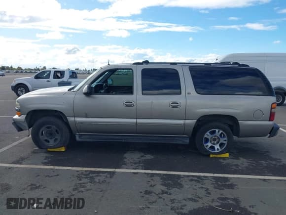 ✅ 2002 Chevrolet Suburban LT • VIN: 1GNEC16T72J208353 • Lot: 43719243. Listed on IAAI with 251,167 mi. Free auction sales archive from the USA and detailed vehicle history report at DreamBid. Image 14.
