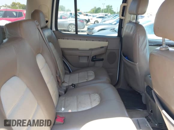 ✅ 2005 Ford Explorer Eddie Bauer • VIN: 1FMZU64W85ZA54450 • Lot: 43174280. Wystawiony na IAAI z przebiegiem 206 009 mil. Bezpłatny archiwum sprzedaży aukcyjnych z USA i szczegółowy raport historii pojazdu na DreamBid. Zdjęcie 8.