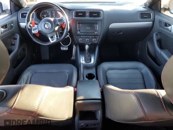 ✅ 2014 Volkswagen Jetta GLI • VIN: 3VW4T7AJ7EM376317 • Lot: 87208685. Wystawiony na Copart z przebiegiem 118 851 mil. Bezpłatny archiwum sprzedaży aukcyjnych z USA i szczegółowy raport historii pojazdu na DreamBid. Zdjęcie 8.