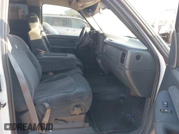 ✅ 2000 Chevrolet Silverado 1500 LS • VIN: 2GCEC19T4Y1351784 • Лот: 43633127. Опубликован ранее на IAAI с пробегом 178 504 миль. Бесплатный доступ к архиву аукционных продаж из США и подробный отчёт об истории автомобиля на DreamBid. Изображение 5.