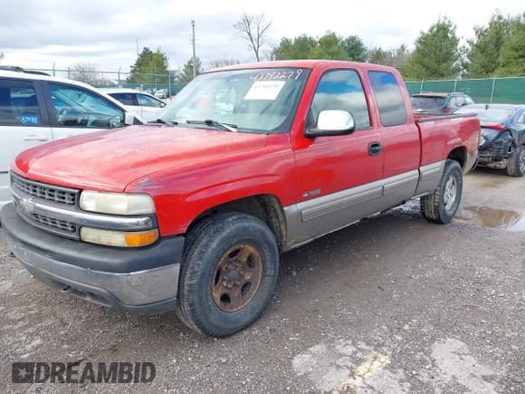 ✅ 2000 Chevrolet Silverado 1500 LS • VIN: 2GCEK19T9Y1212706 • Лот: 43792279. Опубликован ранее на IAAI с пробегом 280 310 миль. Бесплатный доступ к архиву аукционных продаж из США и подробный отчёт об истории автомобиля на DreamBid. Изображение 2.
