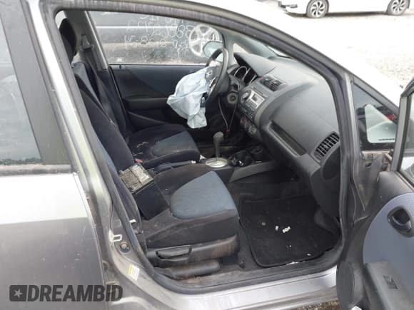 ✅ 2008 Honda Fit • VIN: JHMGD384X8S041522 • Лот: 43108354. Опубликован ранее на IAAI с пробегом Не указан. Бесплатный доступ к архиву аукционных продаж из США и подробный отчёт об истории автомобиля на DreamBid. Изображение 5.