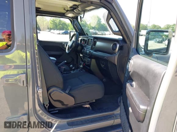 ✅ 2021 Jeep Gladiator Sport S • VIN: 1C6HJTAG9ML506175 • Лот: 42593943. Опубликован ранее на IAAI с пробегом 23 678 миль. Бесплатный доступ к архиву аукционных продаж из США и подробный отчёт об истории автомобиля на DreamBid. Изображение 5.