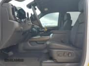 ✅ 2025 Chevrolet Silverado 1500 High Country • VIN: 3GCPAFEDXSG259927 • Lot: 70628155. Wystawiony na Copart z przebiegiem Nie podano. Bezpłatny archiwum sprzedaży aukcyjnych z USA i szczegółowy raport historii pojazdu na DreamBid. Zdjęcie 7.