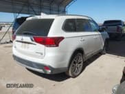 ✅ 2018 Mitsubishi Outlander SE • VIN: JA4AD3A39JZ054455 • Lot: 41815462. Wystawiony na IAAI z przebiegiem 70 785 mil. Bezpłatny archiwum sprzedaży aukcyjnych z USA i szczegółowy raport historii pojazdu na DreamBid. Zdjęcie 4.