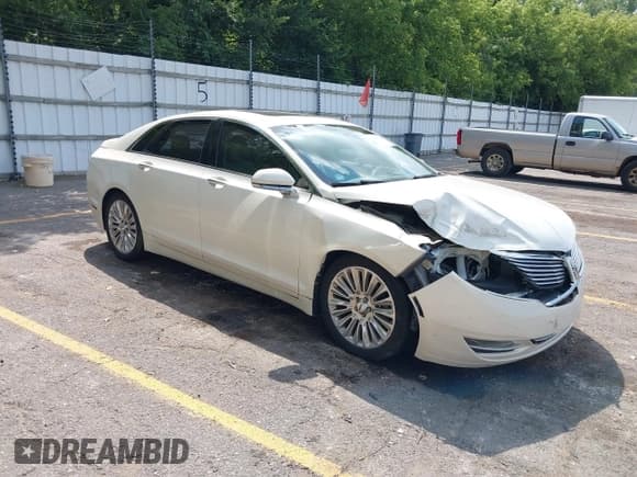 ✅ 2013 Lincoln MKZ • VIN: 3LN6L2G96DR805178 • Lot: 42915934. Wystawiony na IAAI z przebiegiem 158 757 mil. Bezpłatny archiwum sprzedaży aukcyjnych z USA i szczegółowy raport historii pojazdu na DreamBid. Zdjęcie 1.