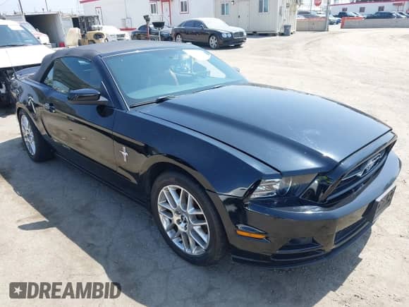 2014 Ford Mustang V6 с VIN 1ZVBP8EM0E5275146, выставлен на аукционе IAAI как лот 42606251 с пробегом 42 663 миль миль и . История ставок и продаж доступна на DreamBid. Изображение 1.