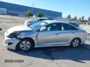 ✅ 2012 Hyundai Sonata Hybrid • VIN: KMHEC4A40CA034990 • Lot: 41255225. Listed on IAAI with 183,787 mi. Free auction sales archive from the USA and detailed vehicle history report at DreamBid. Image 14.