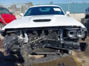 ✅ 2021 Dodge Challenger R/T • VIN: 2C3CDZBT0MH651440 • Lot: 43581247. Wystawiony na IAAI z przebiegiem 18 078 mil. Bezpłatny archiwum sprzedaży aukcyjnych z USA i szczegółowy raport historii pojazdu na DreamBid. Zdjęcie 13.