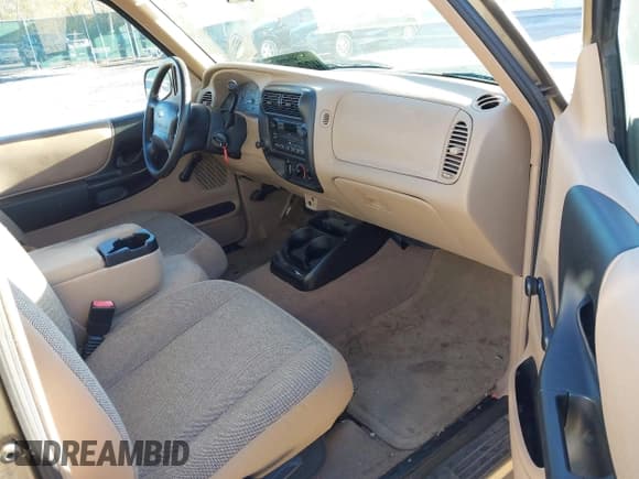 ✅ 2002 Ford Ranger XL • VIN: 1FTYR14UX2TA58694 • Lot: 43579115. Wystawiony na IAAI z przebiegiem 67 841 mil. Bezpłatny archiwum sprzedaży aukcyjnych z USA i szczegółowy raport historii pojazdu na DreamBid. Zdjęcie 5.